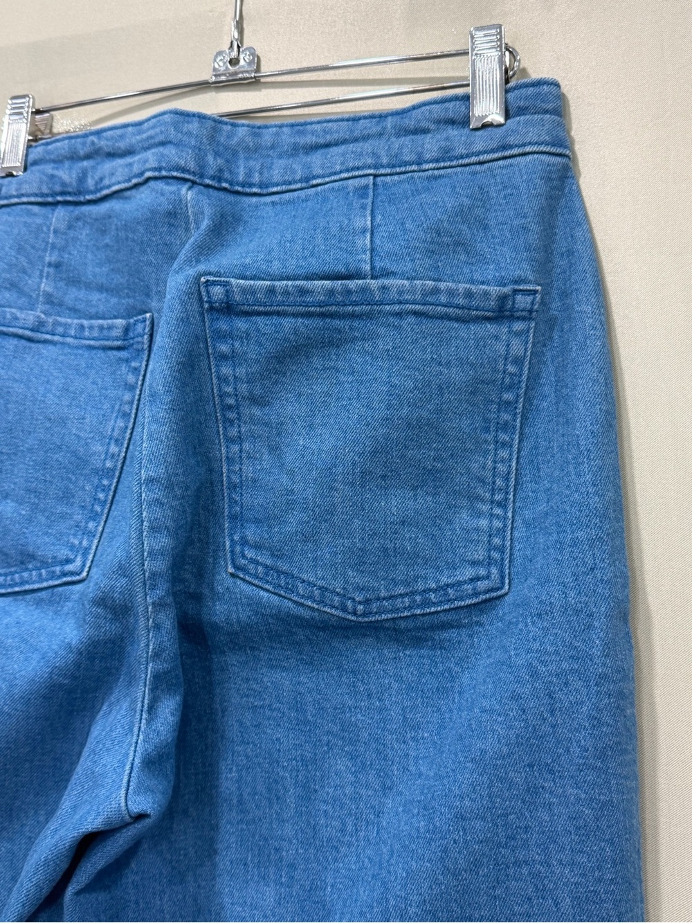 Old Navy Blue Wide-Leg High-Rise Jeans with Button Detail - Picture 8 of 10